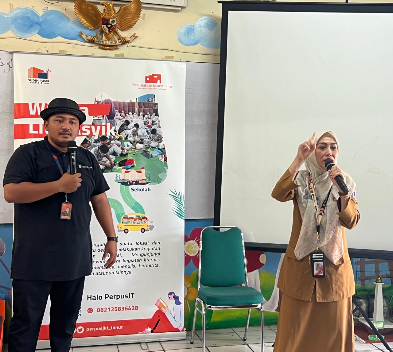 Wisata LiterAsyik Bersama SDN Pondok Kelapa 07